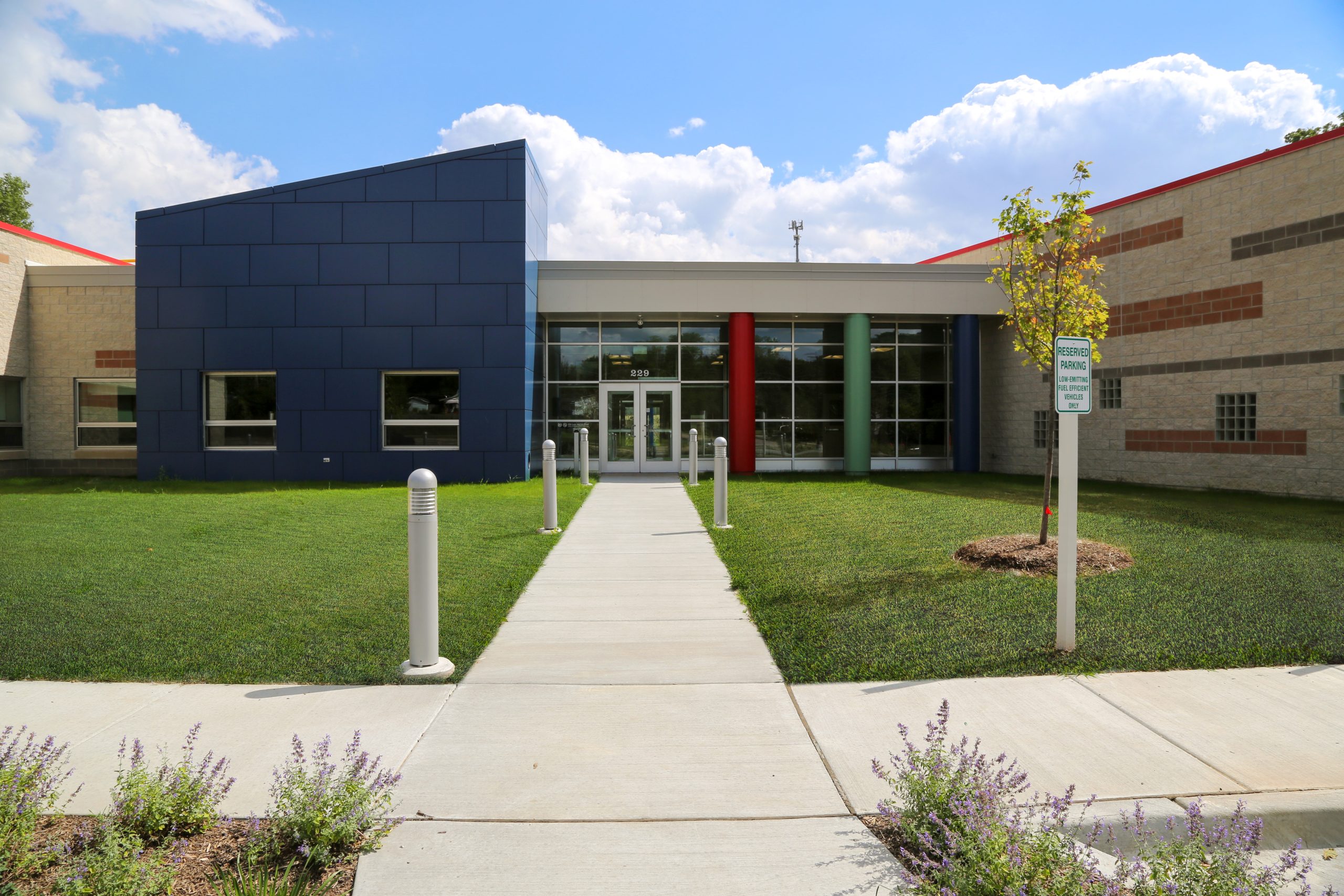Ext entrance U10A5165 with grass