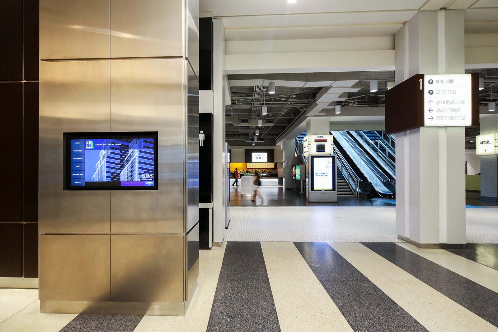 Lobby monitor U10A5910