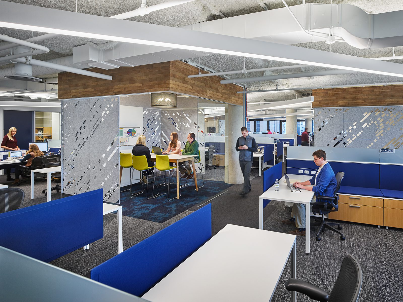 2017 12 14 NelInt06 A Desks